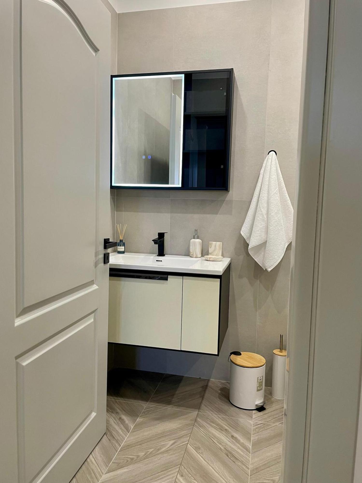 - Free Parking - Comfy Center - Apartamento